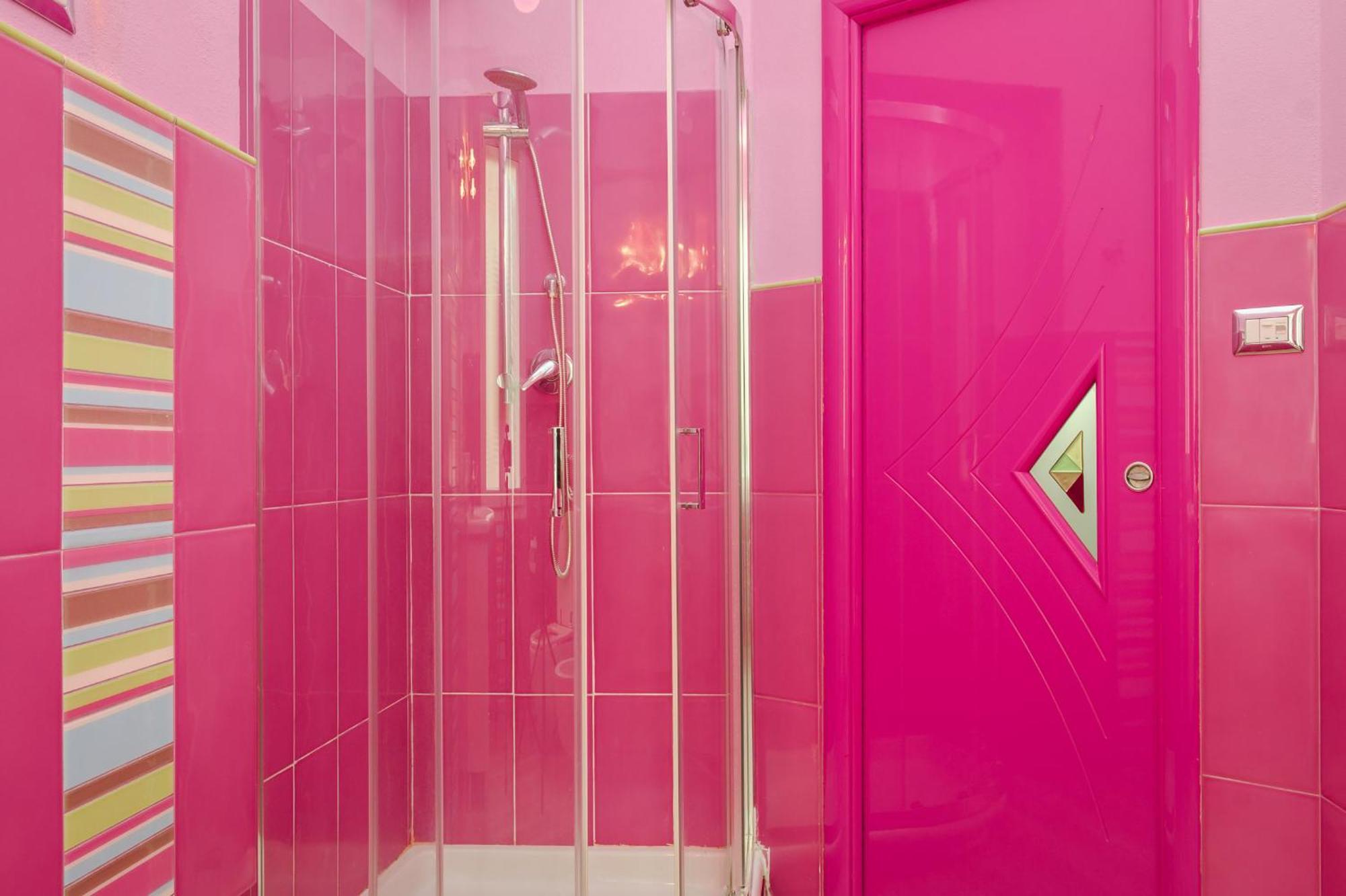 Pink Barbie's House, Domus Lumeras Apartment